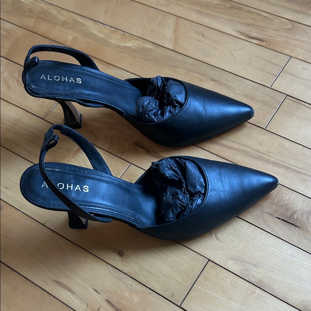ALOHAS Classic Black Pointed Heels